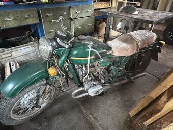 Motocykl URAL 650 (veterán)