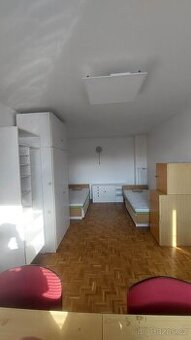 Pronájem byt pro studenty 2+1 zařízený (66,0 m2), Zlín