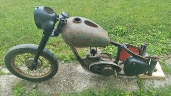 Jawa Pérak 250 komunista