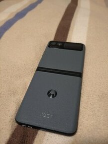 Nová Motorola RAZR 40