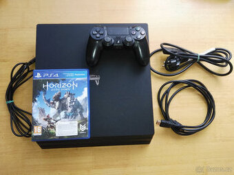 PlayStation 4 PRO + příslušenství + hra Horizon Zero Dawn