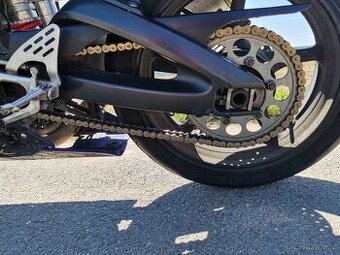 Yamaha R6
