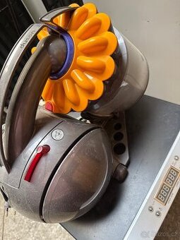 Dyson multifloor vysavac funkcni
