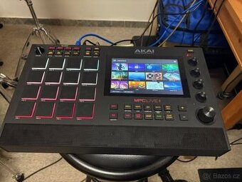 Akai MPC Live II Sampler + Magma case + SD 256 GB