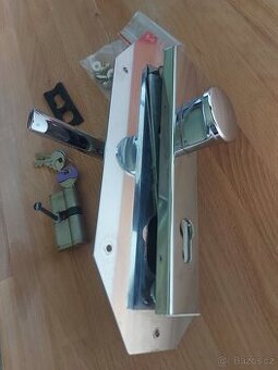 Bezpečnostní kování s fab klika koule