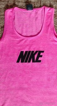 Dámské tričko. Zn. "NIKE". Zcela NOVÉ  Vel. M