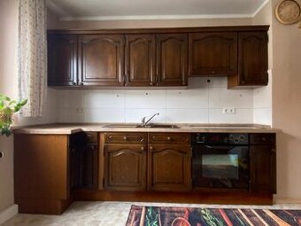 Kuchyňská linka se spotřebiči dovezena z Německa