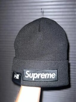 Supreme New Era Box Logo čapka
