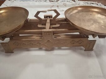 STARÉ KUCHYŇSKÉ VÁHY