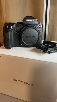 Fujifilm GFX 50s (nafoceno 29k, 3 orig. baterie) - rezervace