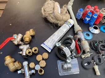 Zbytky ze stavby - instalérský materiál