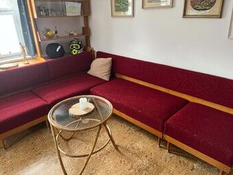 Sedačka se skříněmi