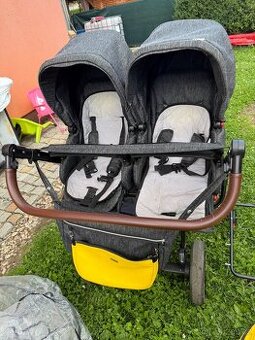 kočárek pro dvojčata