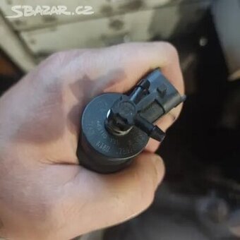 peugeot 206 vstriky 1,4hdi 51kw 8HX 0445110135