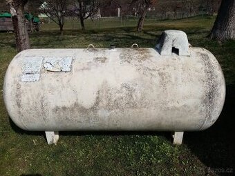 Akumulační nádrž na  1 800 litrů