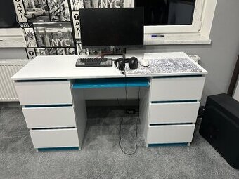 Dětský psací stůl