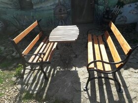 Zahradní lavička ,stolek litina - 1
