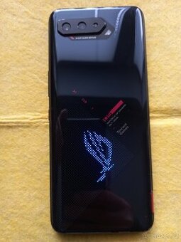 Prodám herní telefon Asus rog phone 5S pro 18GB RAM/512GB