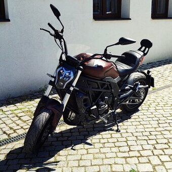 BENELLI C 502 - červená
