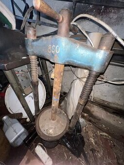 Hydraulicky lis na ložiska