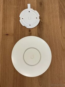 Ubiquiti UAP AC Lite + PoE injektor