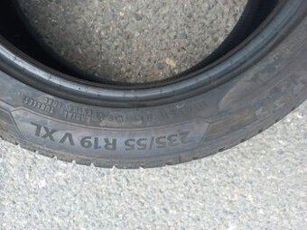Barum Polaris 235/55 R19 V XL