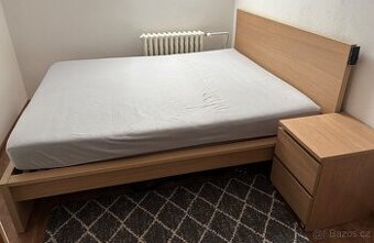 Postel ikea malm (160x200)