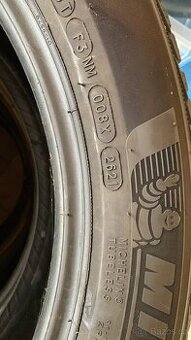 235/50R19