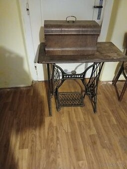 Historický šicí stroj Stoewer