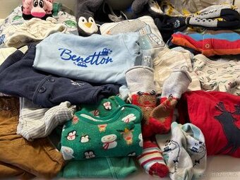 Balík oblečení pro miminko