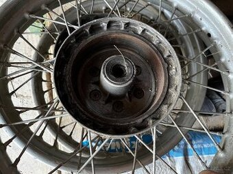 Náboje, kola, středy a řetězovky Jawa/CZ