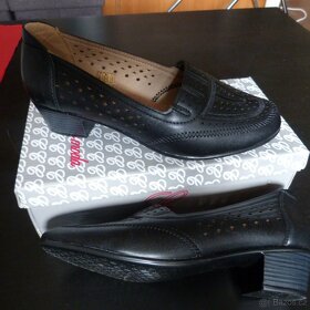 Nové černé polobotky dámské vel. 39- nízký podpatek