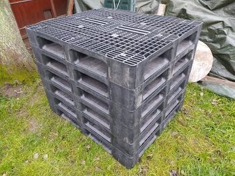 Palety plastové 120 x 100 cm