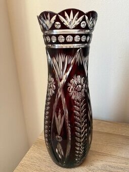 Nádherná starožitná vysoká broušená rubínová váza