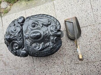 KRASNY STARY LITINOVÝ UHLÁK S LOPATKOU