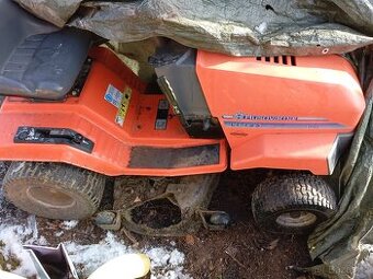 Zahradní traktůrek Husqvarna LT 125 plus sklápěcí vozík a br