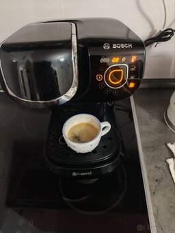 Kapslový kávovar a pákový Bosch