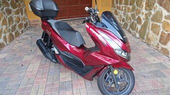 Honda PCX 125 najeto 1590km