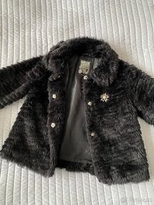Dívčí černý kožíšek vel. 140-146