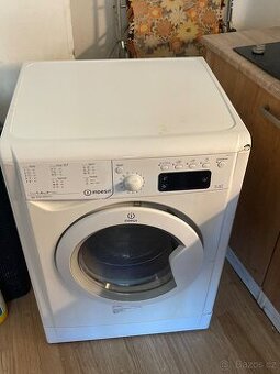 Indesit Pracka se sušickou 2v1