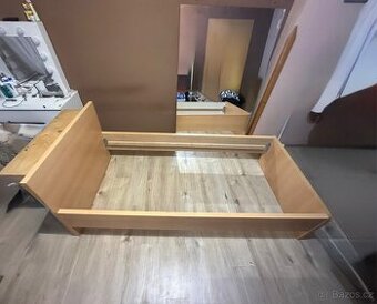 Prodám postel s roštem