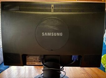 24" obrovský Samsung SyncMaster 2443NW