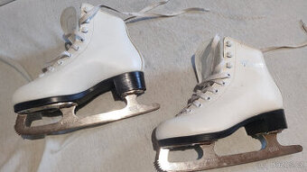 Dámské lední brusle Piruett vel. 31 EU