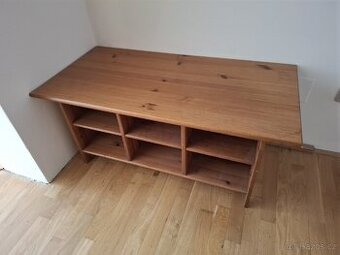 Konferenční stolek