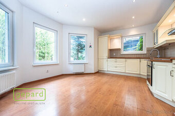 Nízkopodlažní bezbariérový rodinný dům, Líbeznice, ul. Jižní