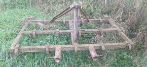Kultivator za traktor vcetne valce na drceni hroud