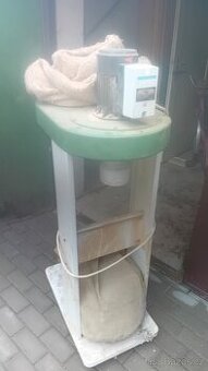 Odsavač na piliny a prachu