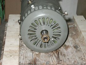 Tankové dynamo 28V/1,8kW
