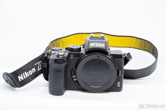 Prodám Nikon Z50 + 2 setové objektivy + příslušenství – TOP