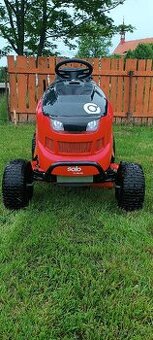 Zahradní sekaci traktor